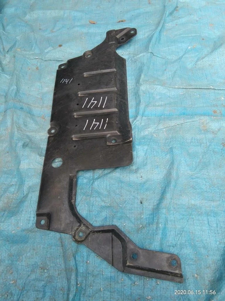 защита двигателя MITSUBISHI LANCER CY4A -