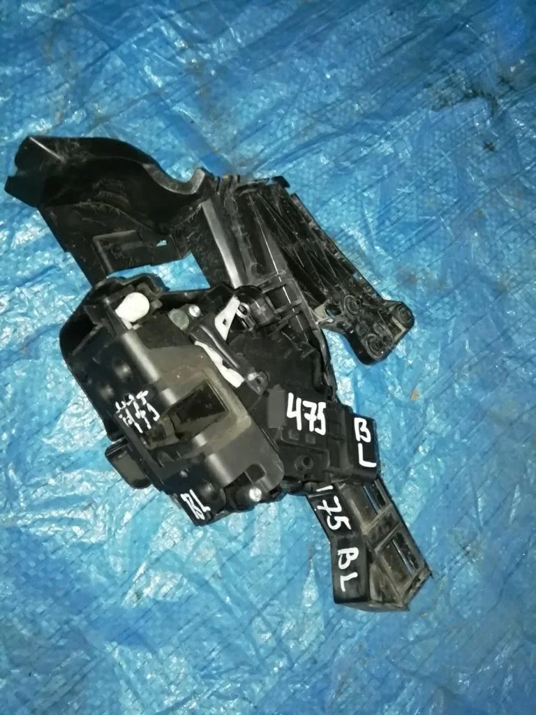 замок двери FORD FOCUS CB4 SHDC, HWDA, HWDB, SHDA, SHDB