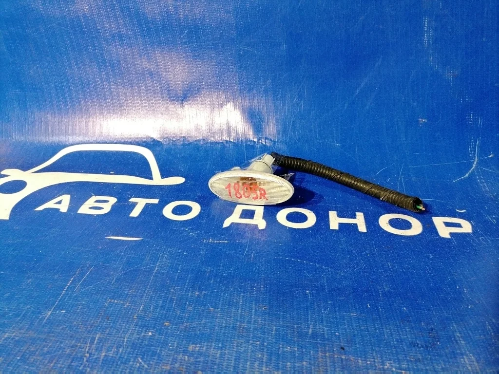 повторитель в крыло NISSAN NOTE E12 -
