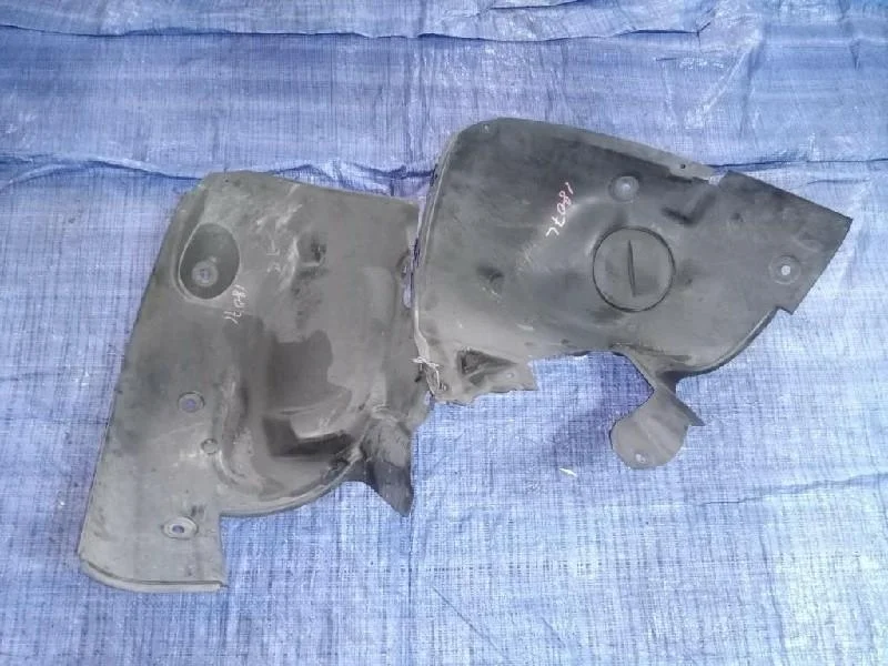 подкрылок RENAULT MEGANE KM -
