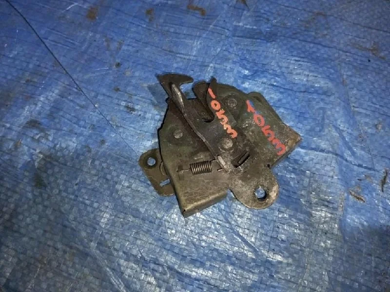 замок капота MITSUBISHI CHARIOT GRANDIS N84W -