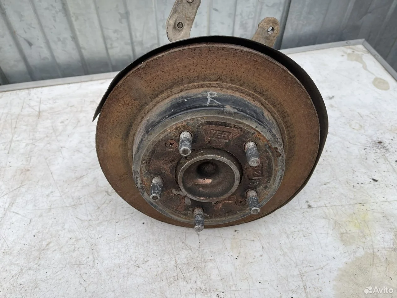Кулак поворотный задний правый hyundai i30 2 2012