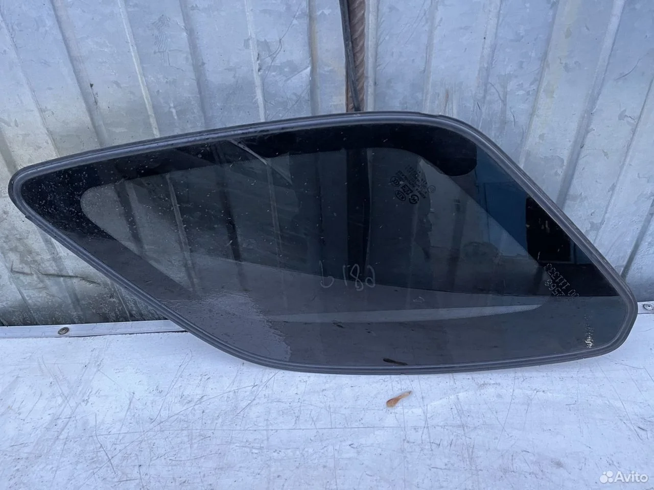 Стекло кузова заднее правое kia sportage 2 2005