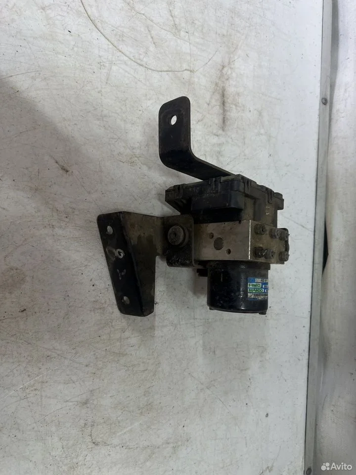 Блок abs (насос) hyundai santa fe 2001-2010