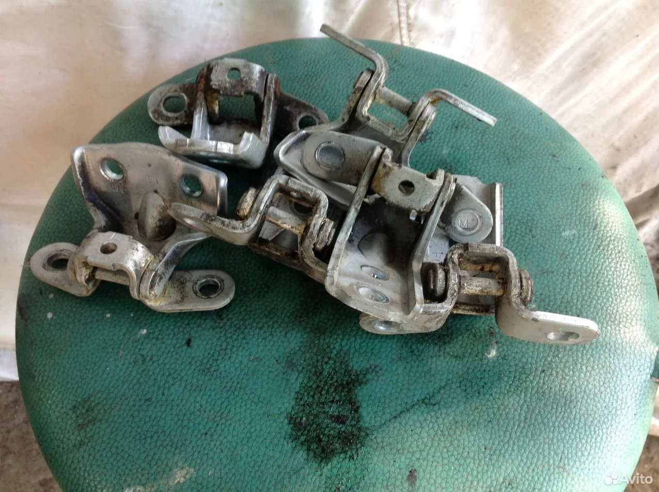 Петля двери hyundai santa fe 2 2006-2010 gm
