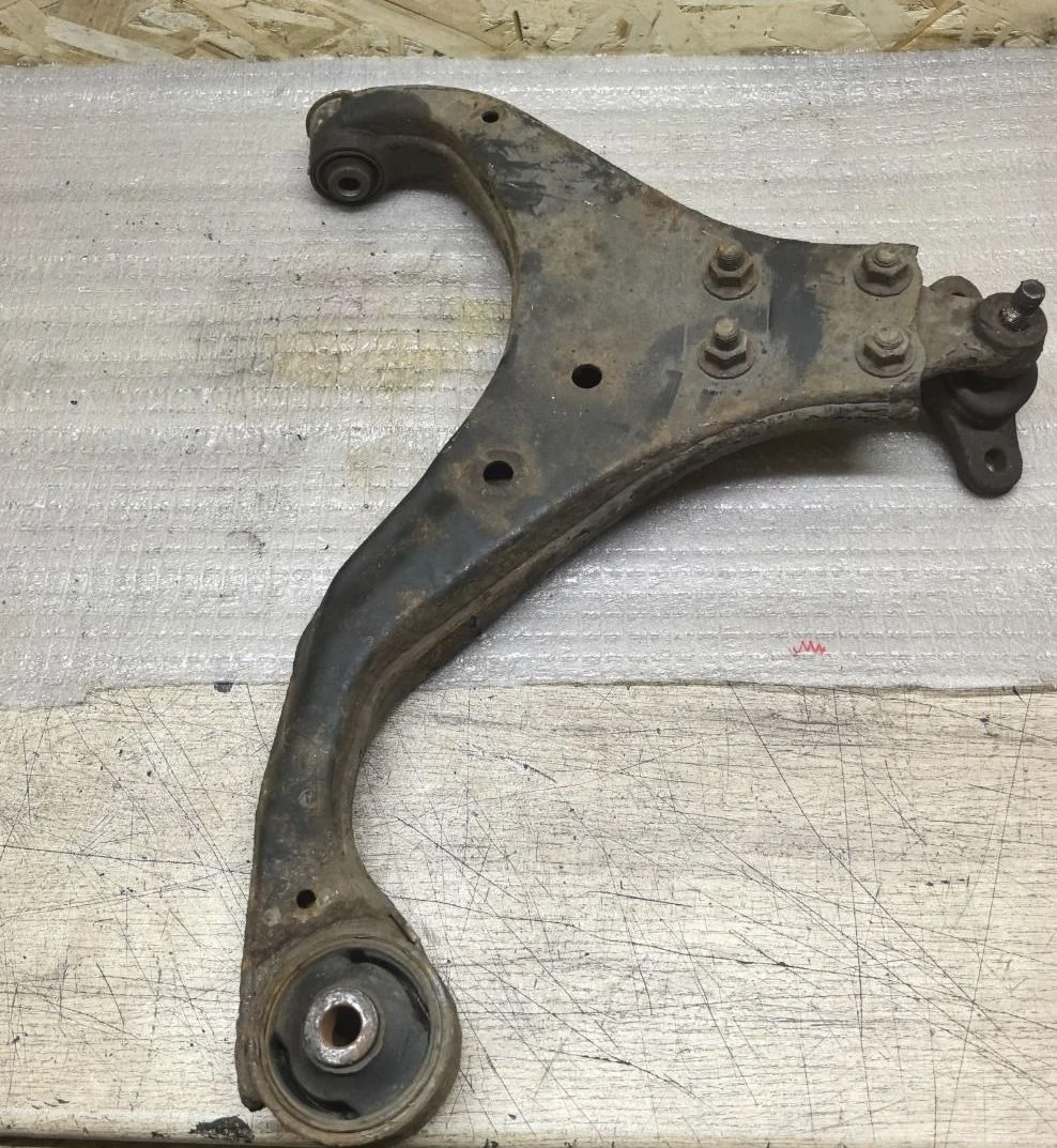 Рычаг передний правый Kia Sportage II рестайлинг (2008—2010) 2009 1K - BLACK PEARL