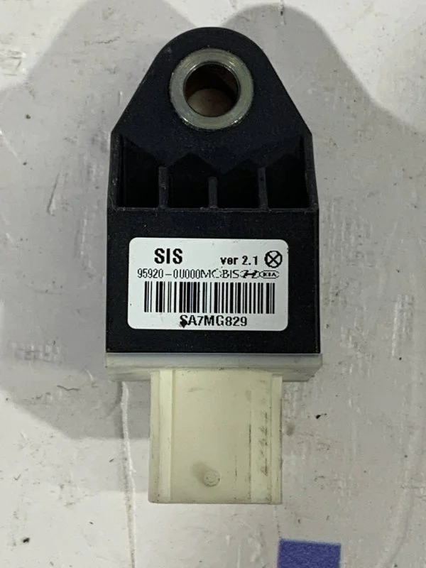 Датчик удара Kia Cerato 3 2015 YD