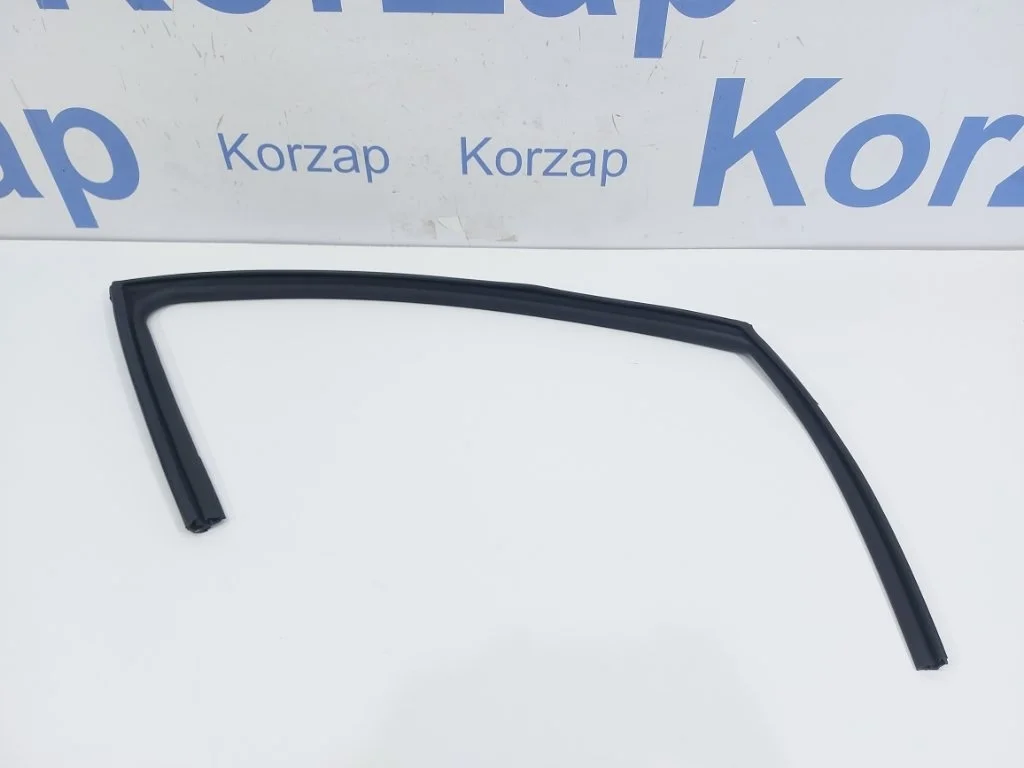 Уплотнитель стекла двери Kia Ceed 3 Rest 2022 CD
