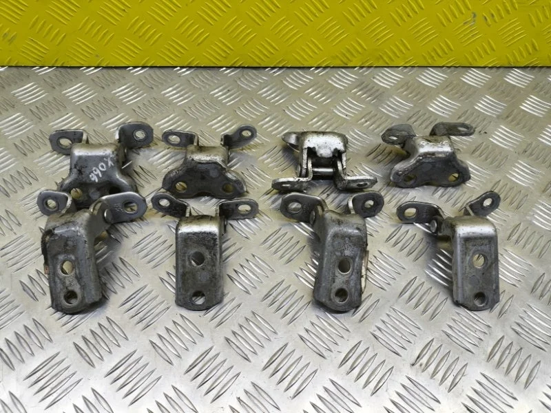 Петля двери Toyota Rav 4 (XA30) (2005-2014) 2006