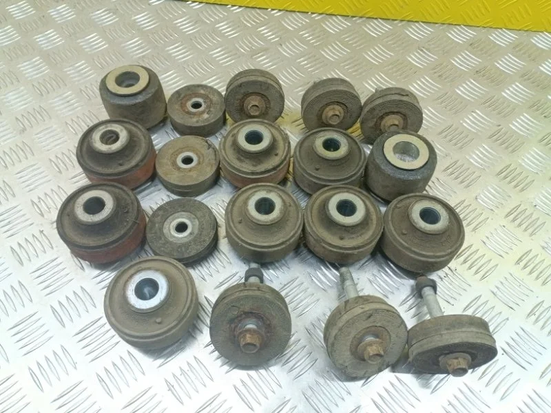 Подушка рамы Land Rover Range Rover Sport I 2005-2013 2010 KVF500161 3.0 D SDV6