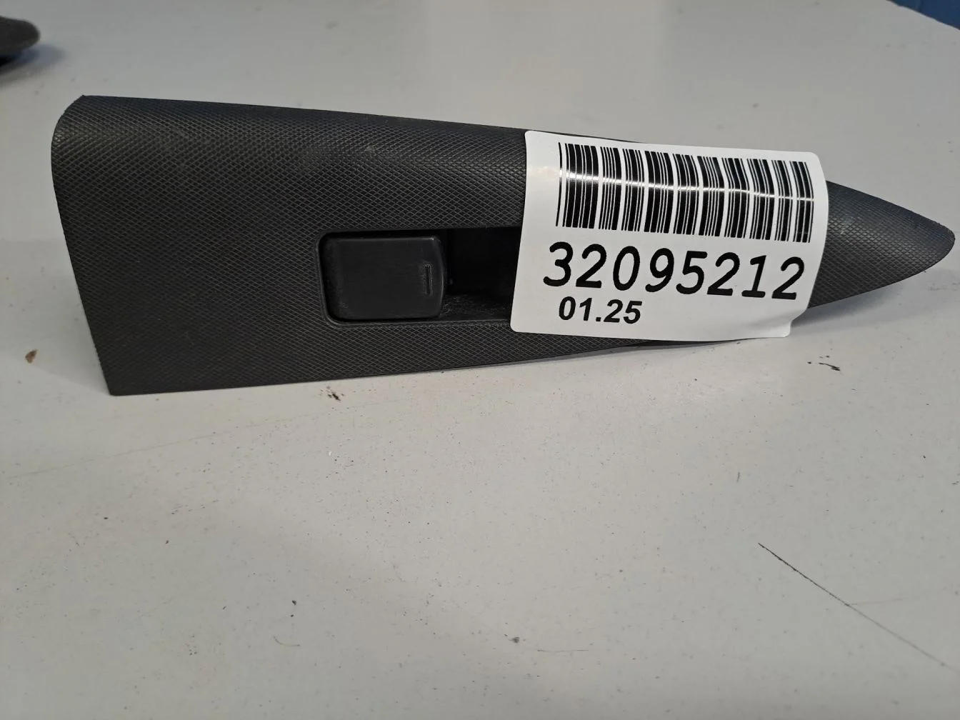 Кнопка стеклоподъемника для Nissan Note E11 2005-2013