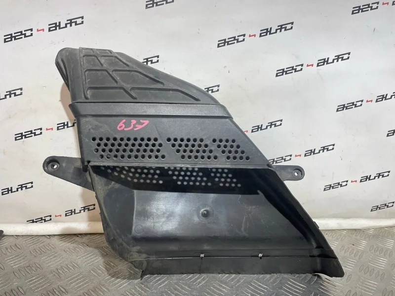 Воздухозаборник Audi A4 2010 8K0129618A B8 2.0