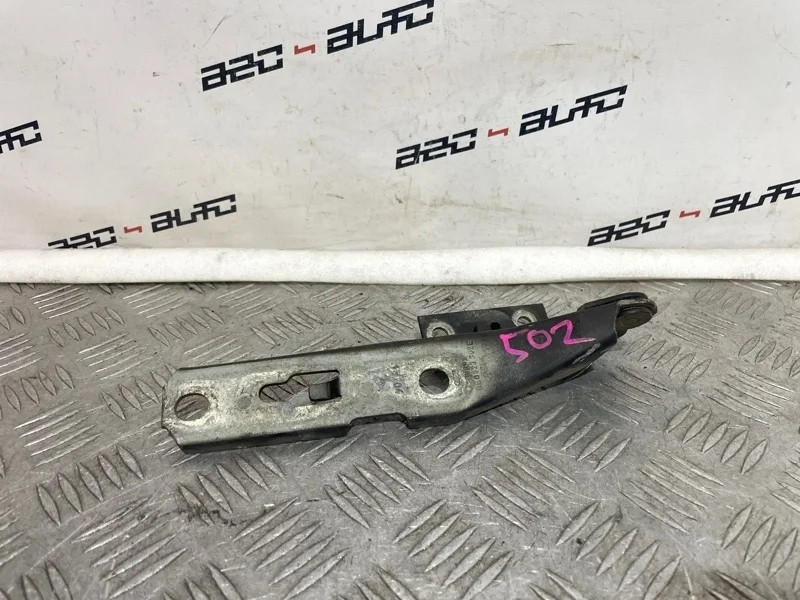 Петля капота Audi A4 Avant 2004 8E0823302E B6, правая