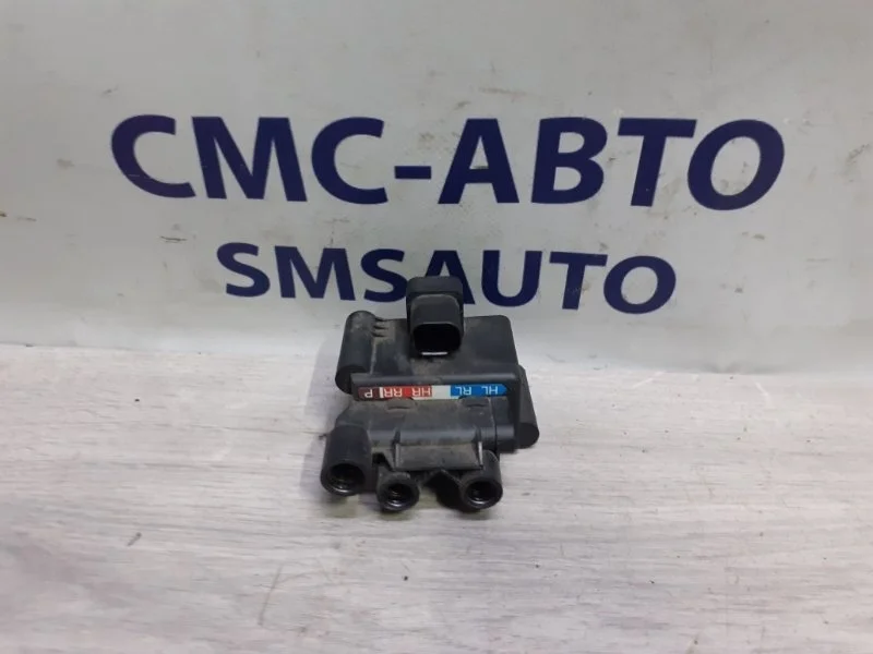 Блок клапанов пневмоподвески Mercedes-Benz R-Class A2513200158 W251 272.967