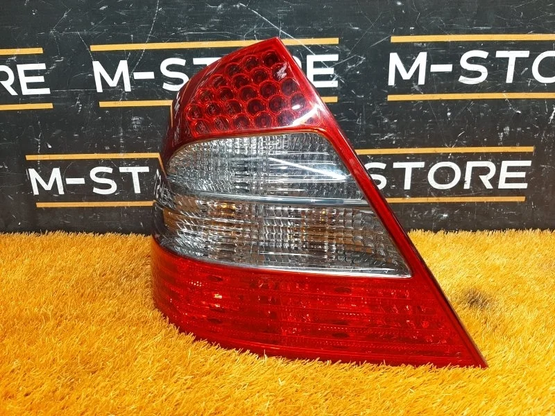 Фонарь задний Mercedes-Benz -class 2006 W211