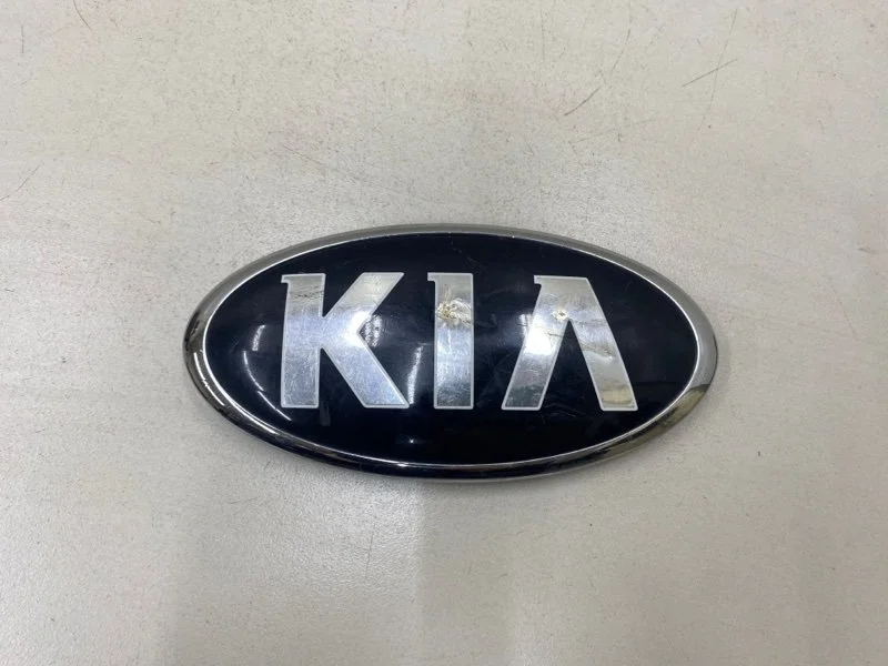 Эмблема на решетку радиатора Kia Sorento 3 UM