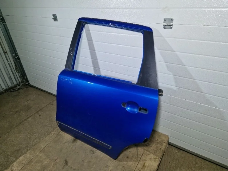 Дверь Nissan Note E11 2007
