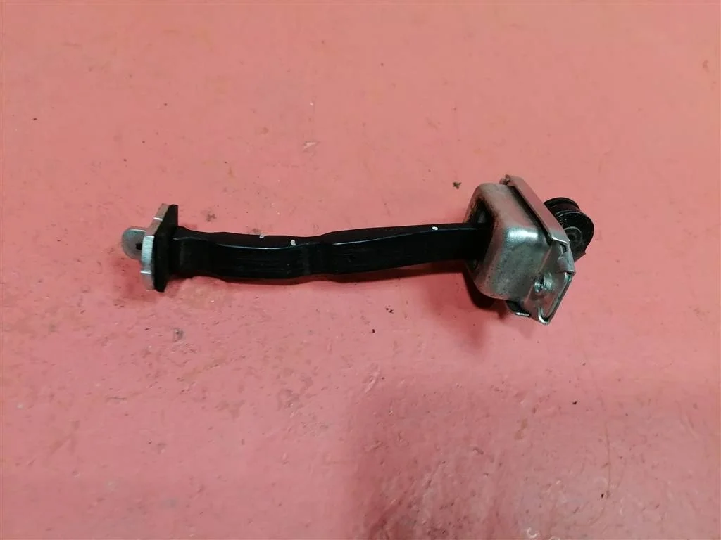 ограничитель двери Nissan QASHQAI J11 2014-2019