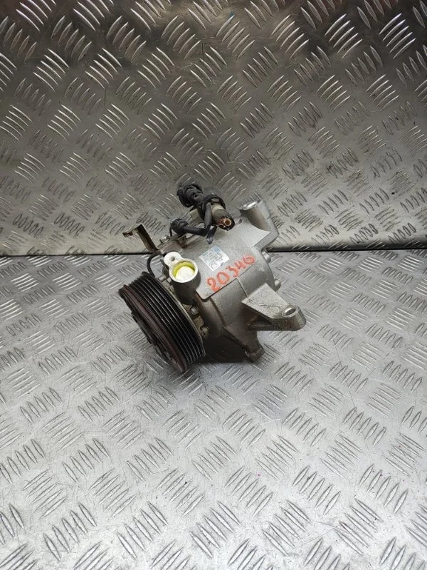 Компрессор кондиционера Subaru Forester 73111FJ041 FB20
