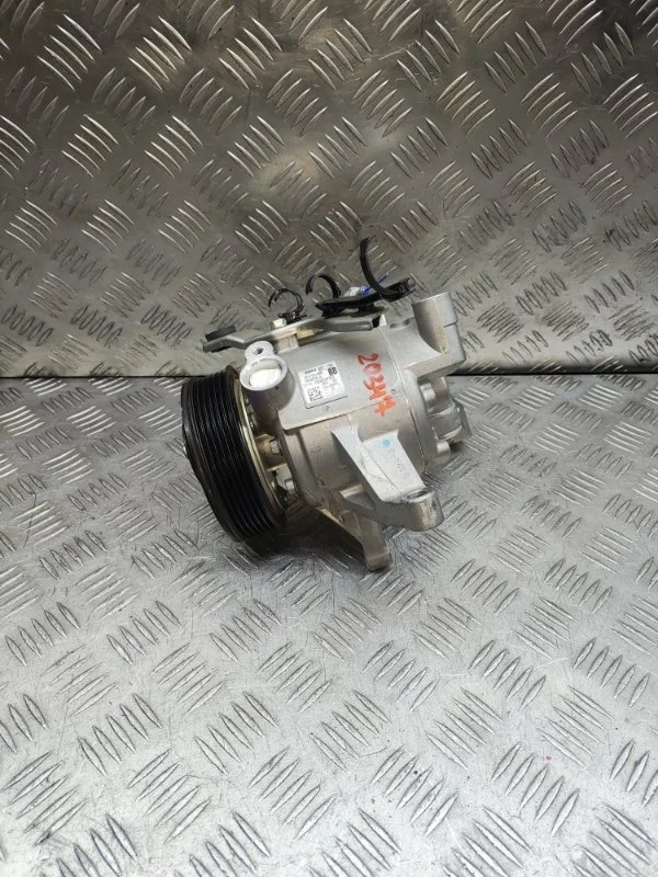 Компрессор кондиционера Subaru Forester 73111FJ041 FB20