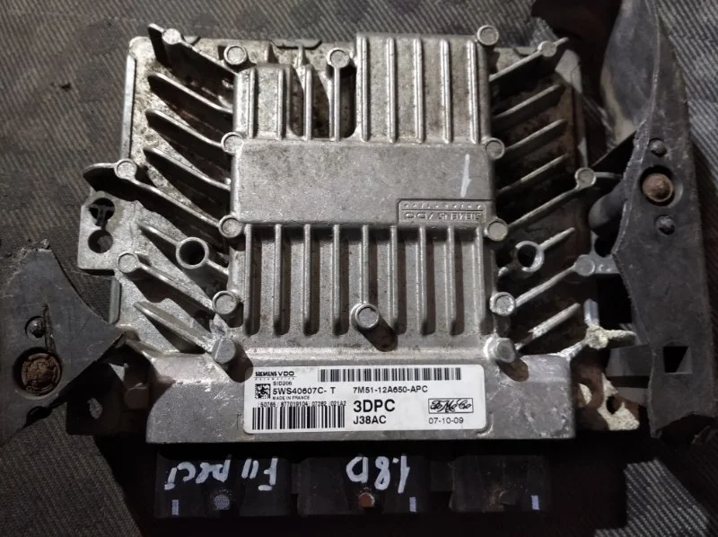 Блок управления двигателем Ford Focus 2 (08-11)
