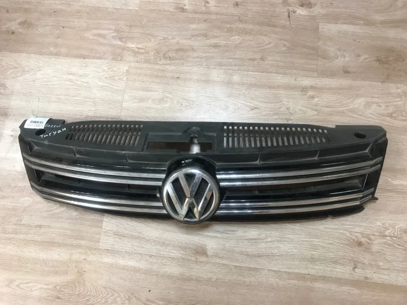Решетка радиатора Volkswagen Tiguan 2006-2017