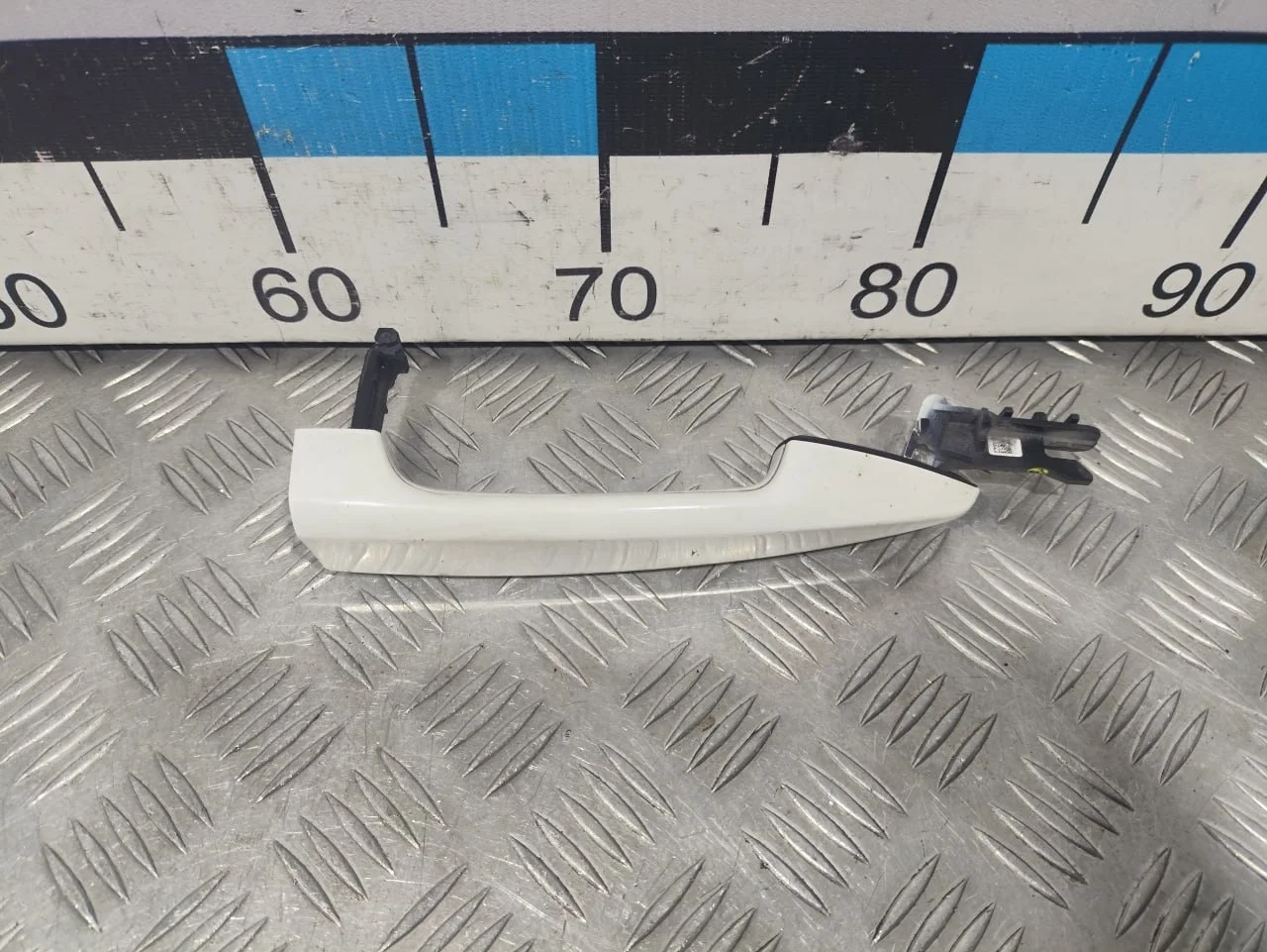 [Б/У] Ручка двери наружная правая BMW X5 F15/F85 2013-2018, BMW X6 F16/F86 2014-2020, BMW X1 F48 201 [Код: 00569774 ]