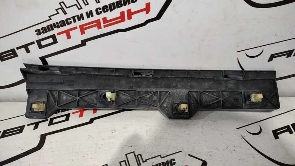 КРОНШТЕЙН БАМПЕРА MITSUBISHI GRANDIS NA4W NA8W ЗАДНИЙ ПРАВЫЙ ЦЕНТР MR957672