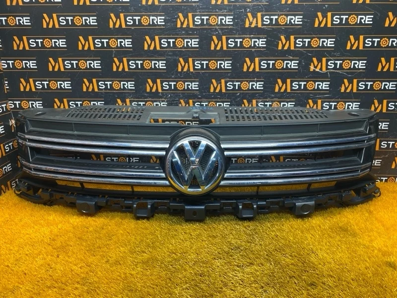Решетка радиатора Volkswagen Tiguan 2012 5N