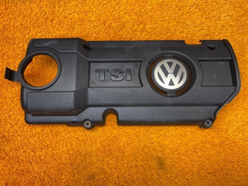 Крышка двигателя Volkswagen Passat 2011 B7