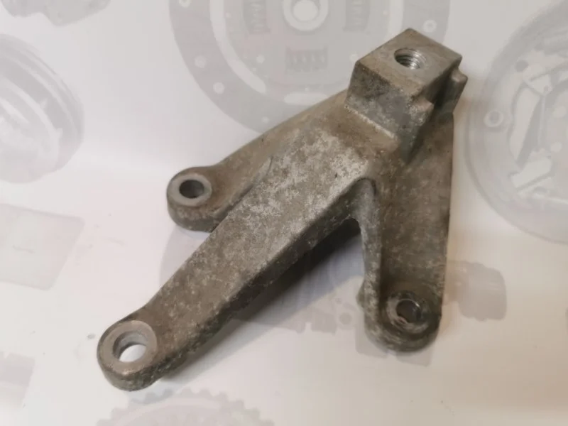 Кронштейн кпп FORD FOCUS 3