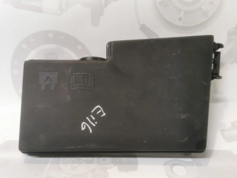 Крышка блока предохранителей FORD FOCUS 3