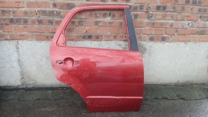 Дверь задняя правая Suzuki Sx4 YA