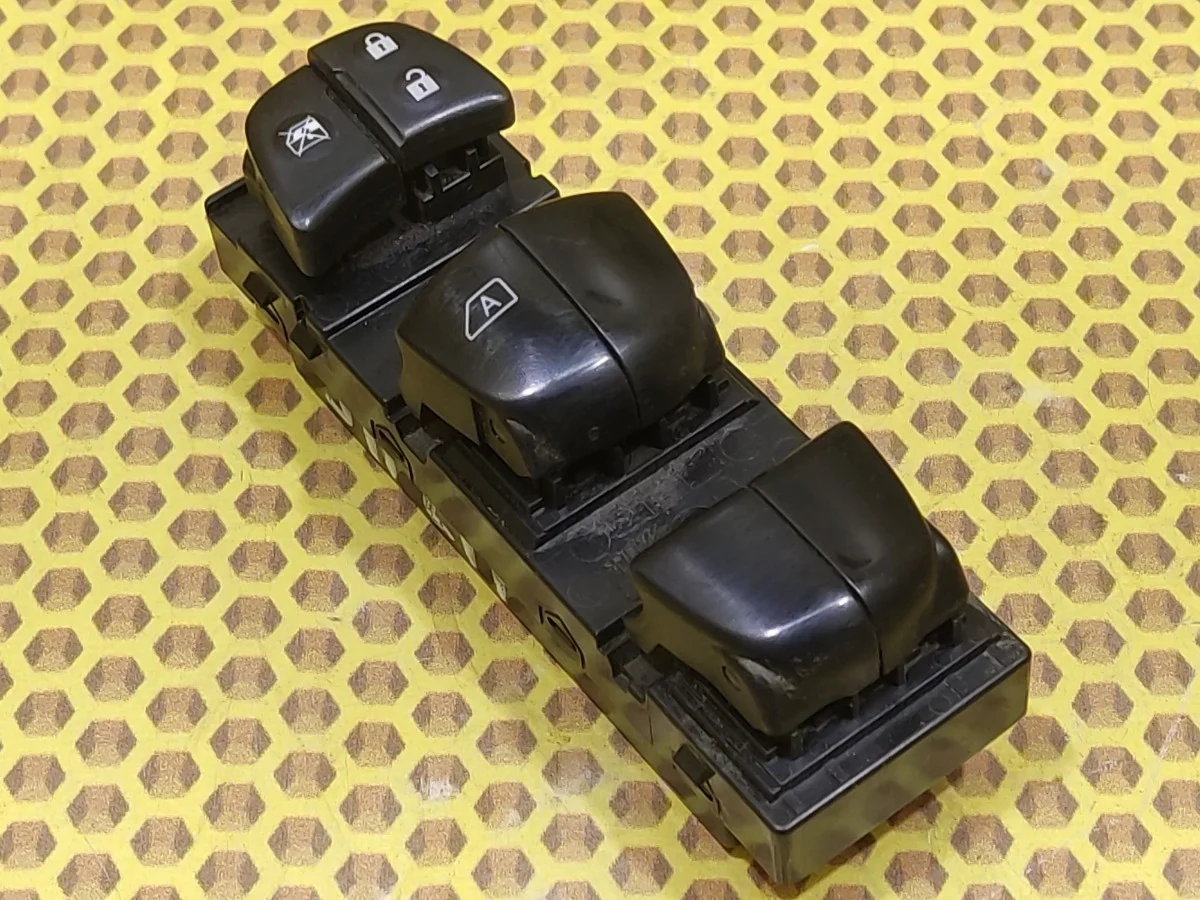Блок стеклоподъемников Nissan Qashqai 2014 J11