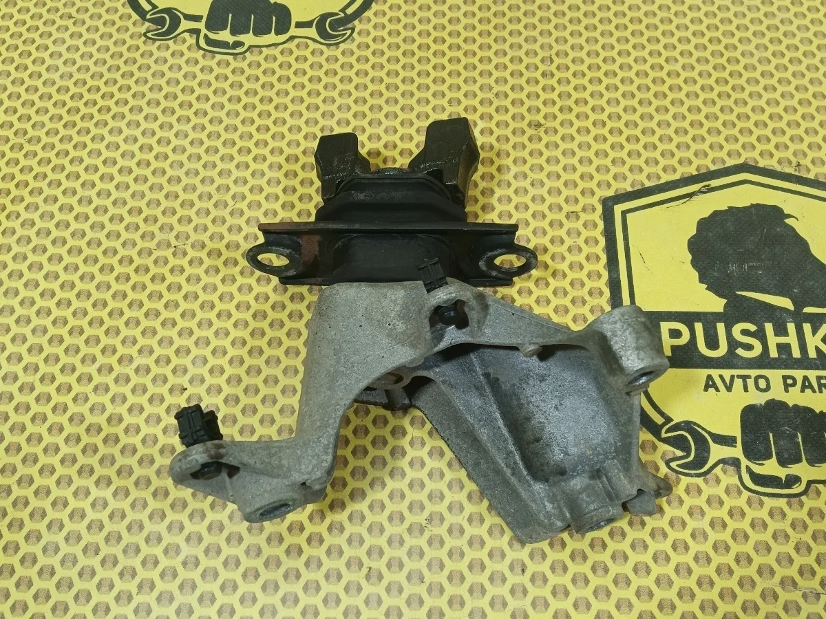Опора двигателя Nissan Qashqai 2014 J11