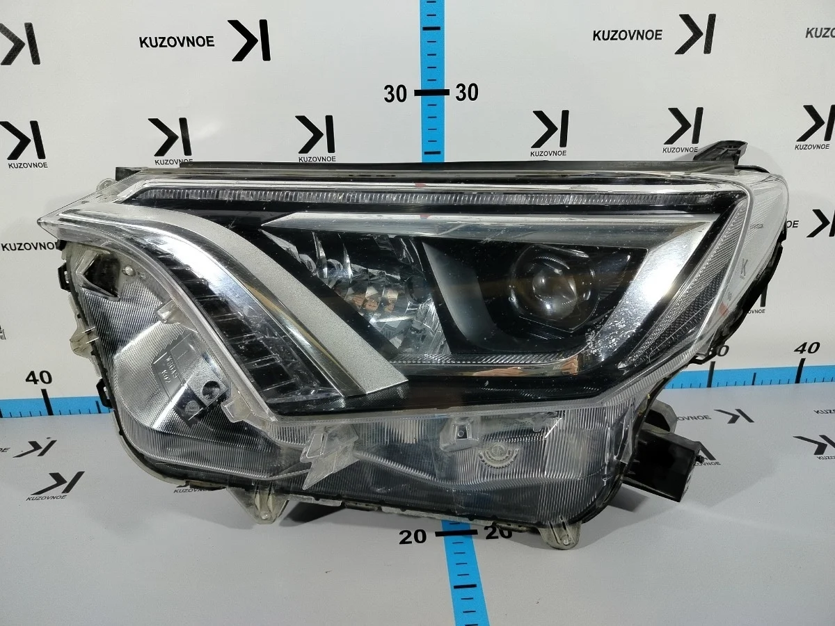 Фара Toyota Rav4