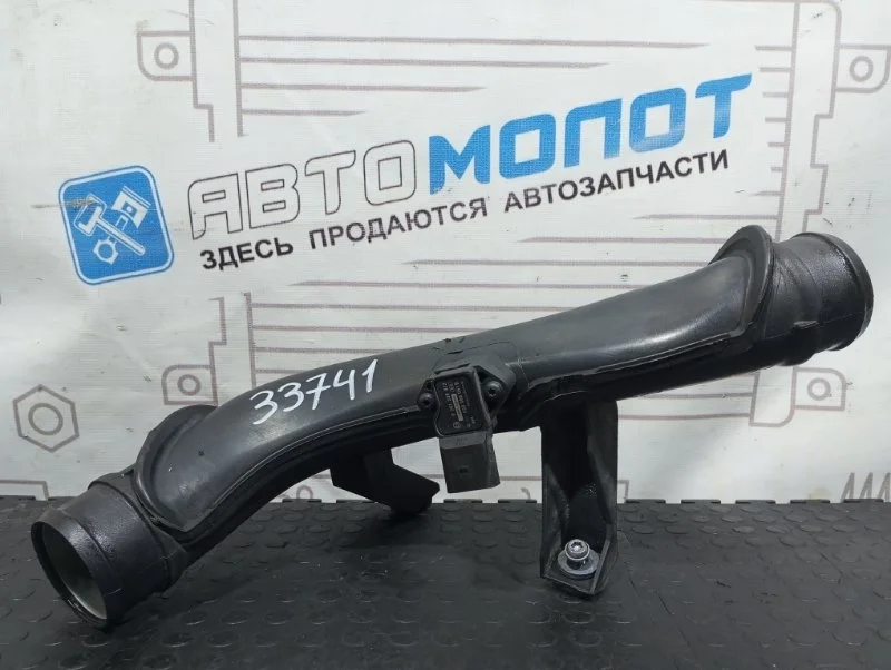 Патрубок интеркулера Volkswagen Passat B7 CDAB