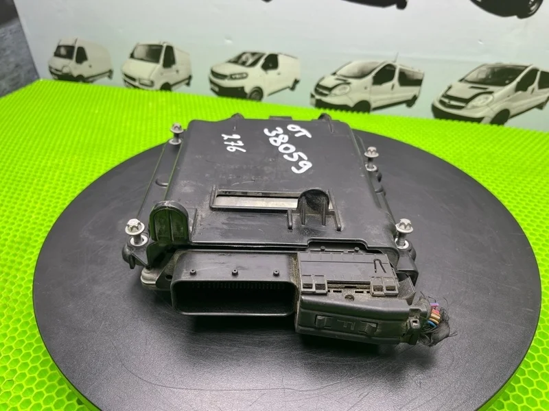 Блок управления двигателем Mercedes E-Class W212
