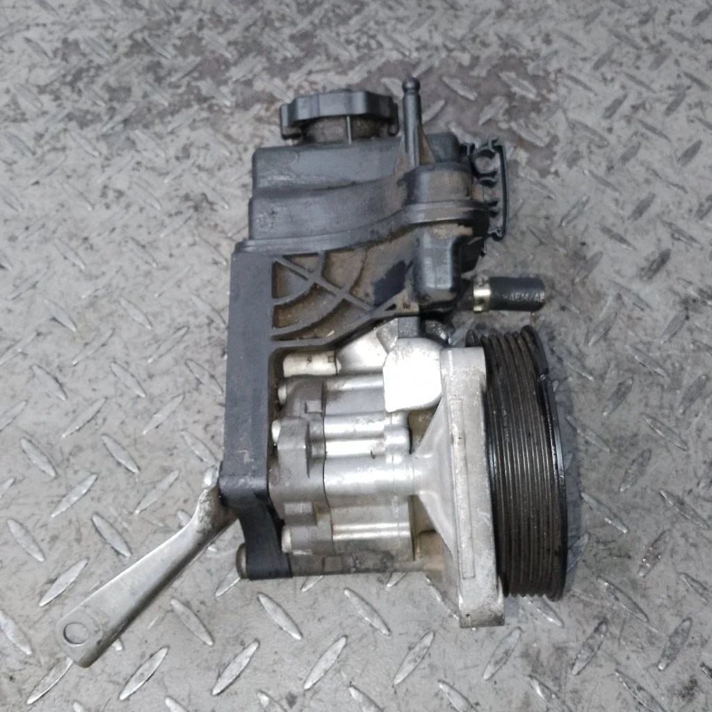 Насос гидроусилителя руля Mercedes-Benz E-Class A0064664701 W212 OM651