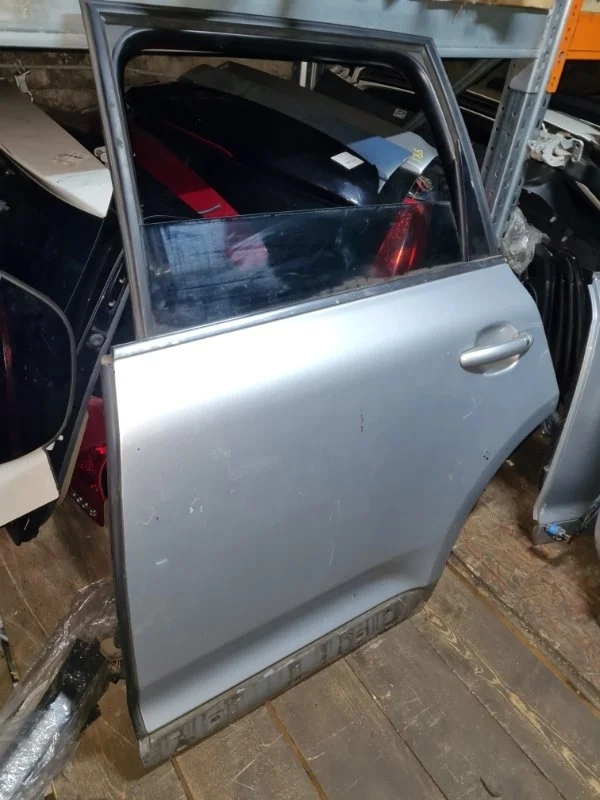 Дверь Volkswagen Touareg 2005 7L