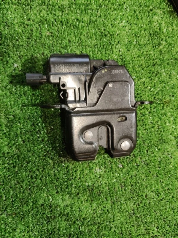 Замок багажника Renault Clio