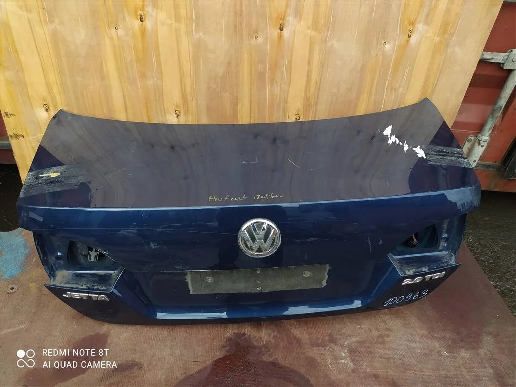 Крышка багажника VW Jetta 6 2011-2014 5C6827025A
