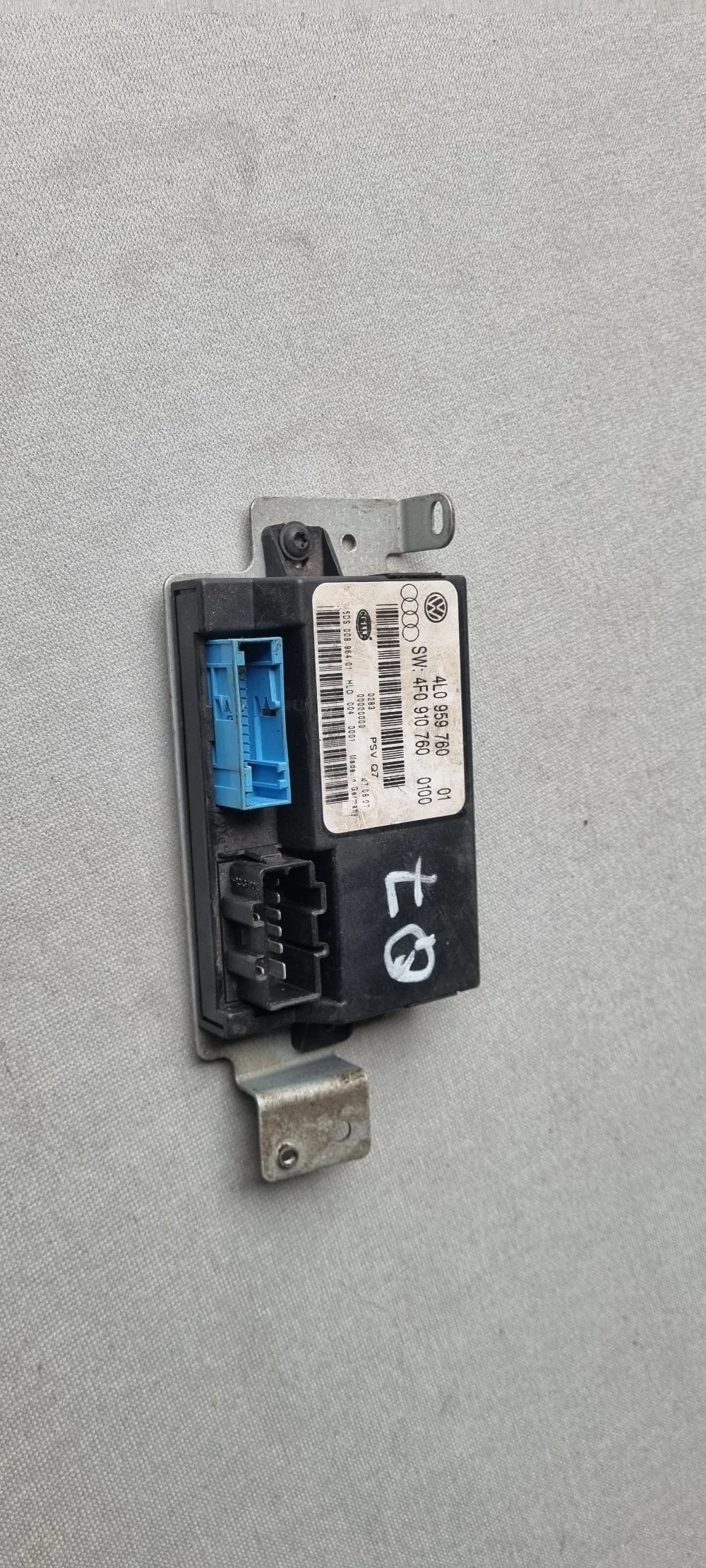 Эбу сиденьем Audi Q7 4L 4L0959760