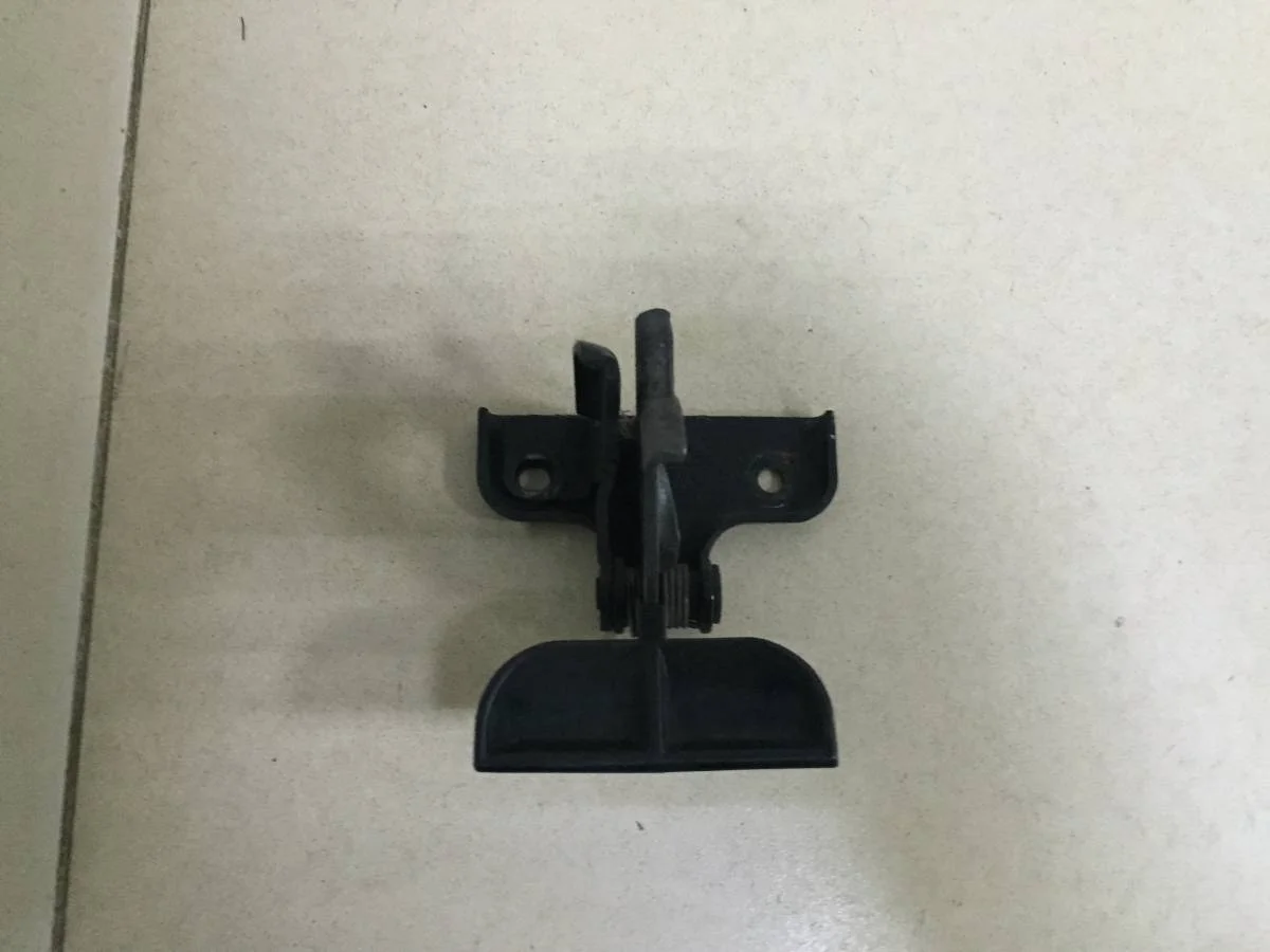 Крючок капота Mercedes-Benz ML-Class W164 2005-2011