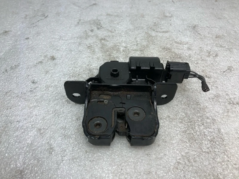 Замок крышки багажника Renault Megane 3 2009-2016 846300003R УНИВЕРСАЛ