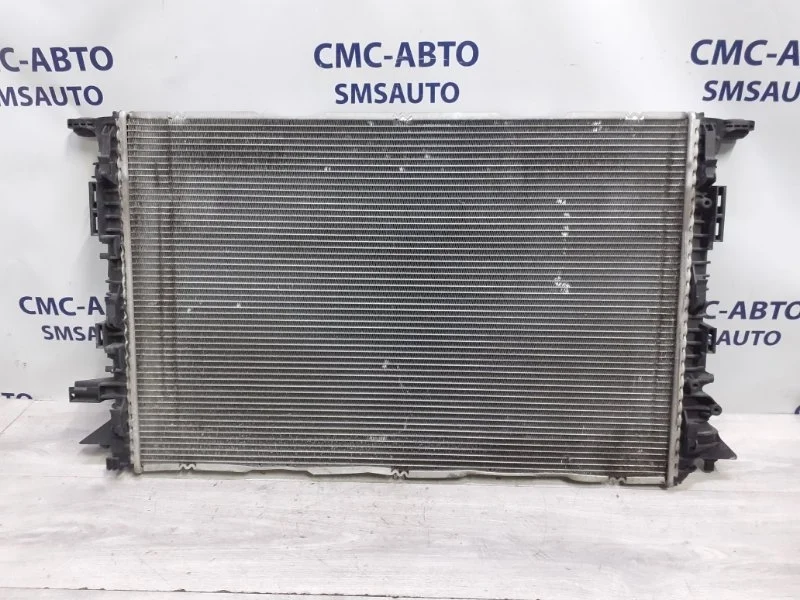 Радиатор охлаждения ДВС Audi A8 4H0121251B D4 4.2 CDR