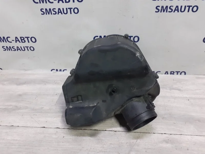 Корпус воздушного фильтра Audi A8 4H0133824L D4 4.2 CDR, правый