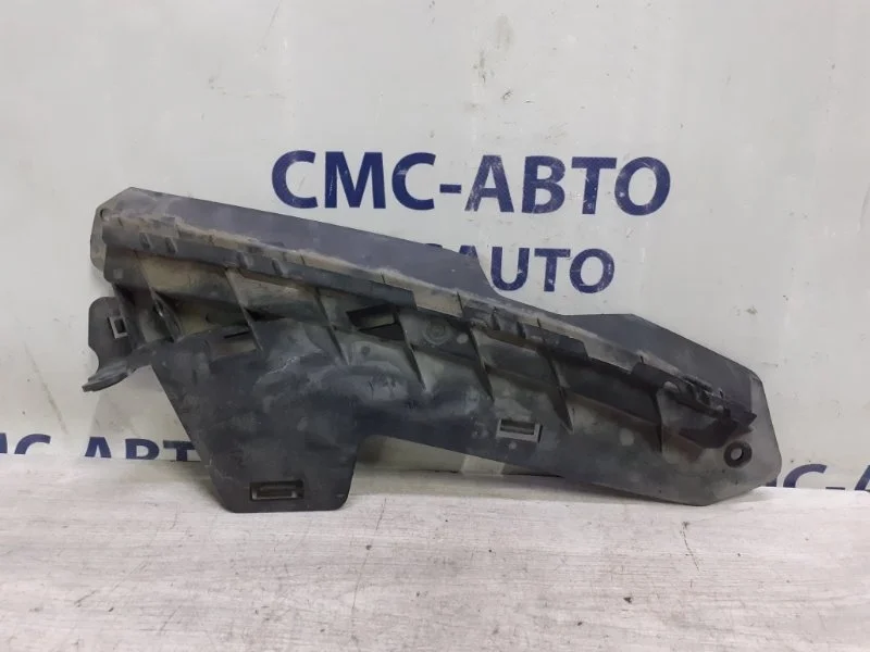 Кронштейн бампера под фару Volvo Xc70 30796388 ХС70 3.2 B6324S, передний правый
