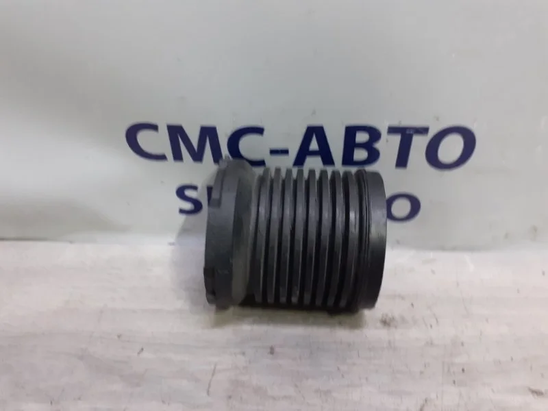 Патрубок воздушный Volvo V40 30677340 V40 CROSS COUNTRY B5204T9