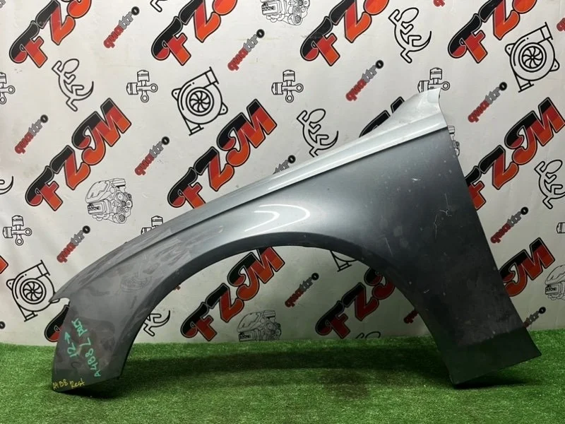 Крыло Audi A4 8K0821105J B8, переднее левое